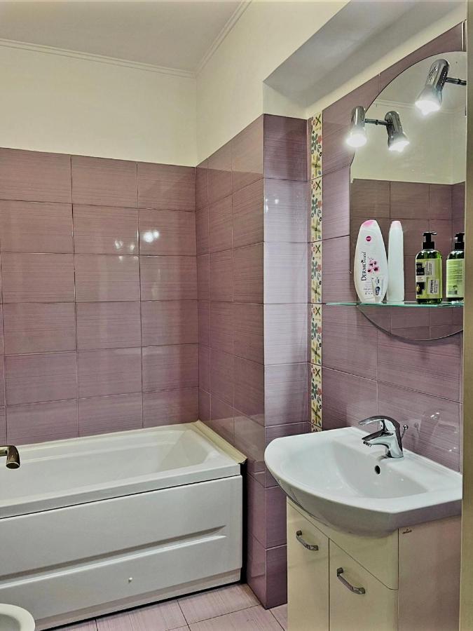 Studio Modern. Bucarest Esterno foto